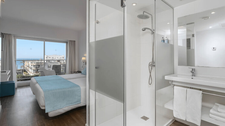 Double Superior Frontal Sea View